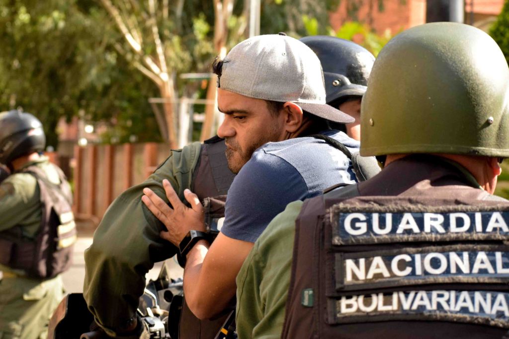 Guardia Nacional agrede y detiene a periodistas en Venezuela